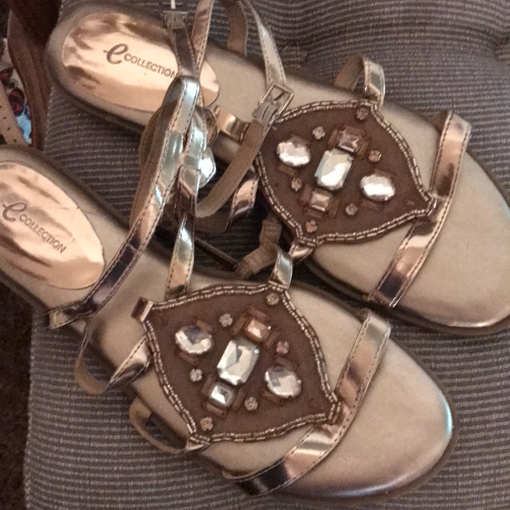 Cute sandals!